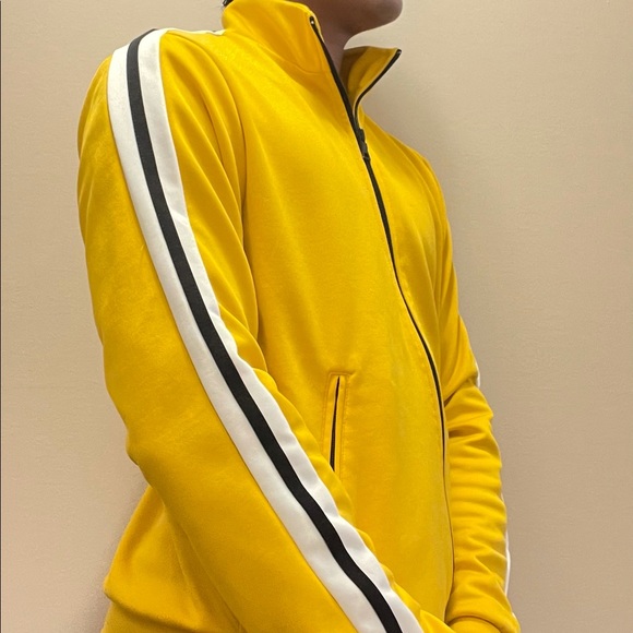 - Yellow zip up jacket from Forever 21 - Picture 2 of 4